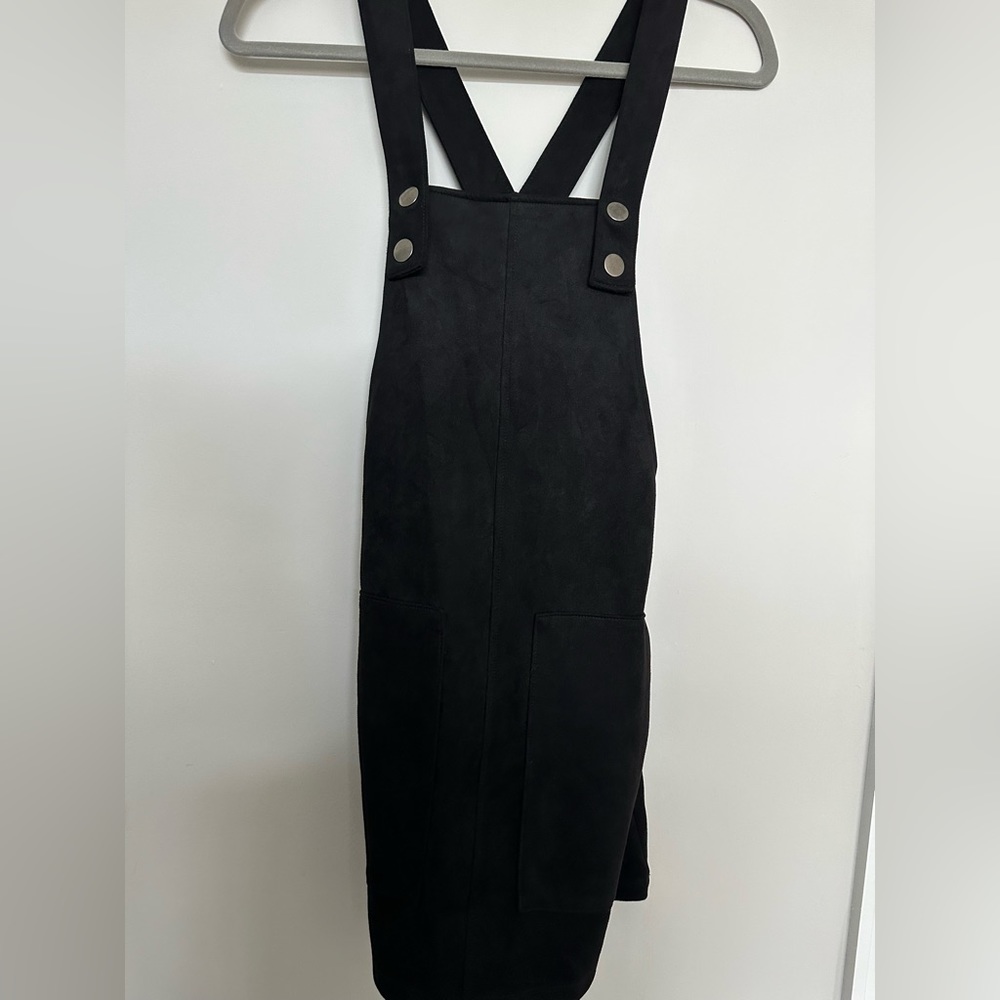 Black Overall Dress 🖤
